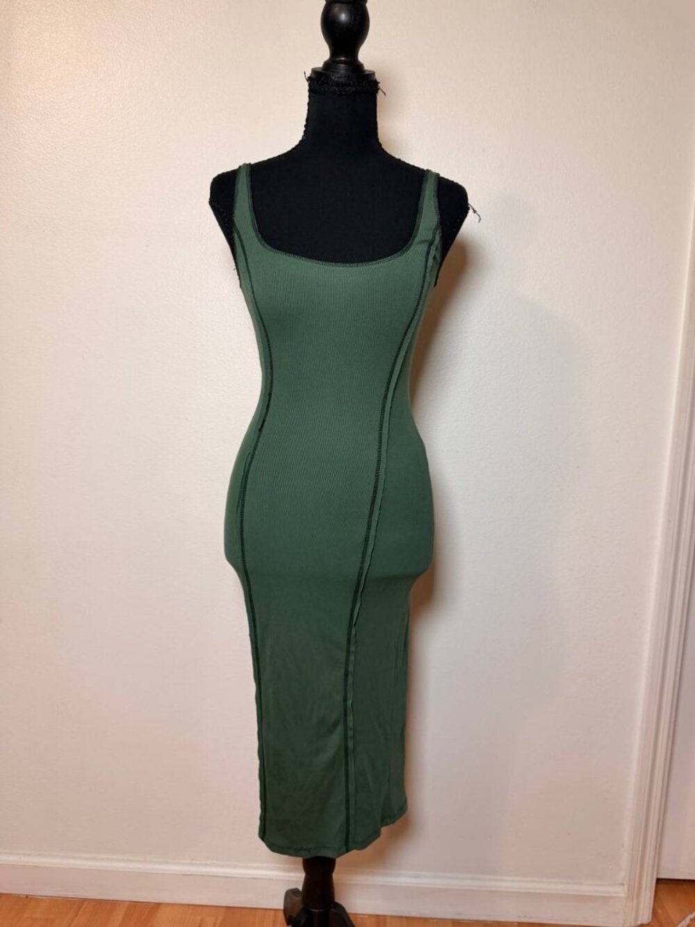 Aritzia Wilfred Free Green Ribbed Bodycon Midi Tank Dress Exposed Seam 90s XS